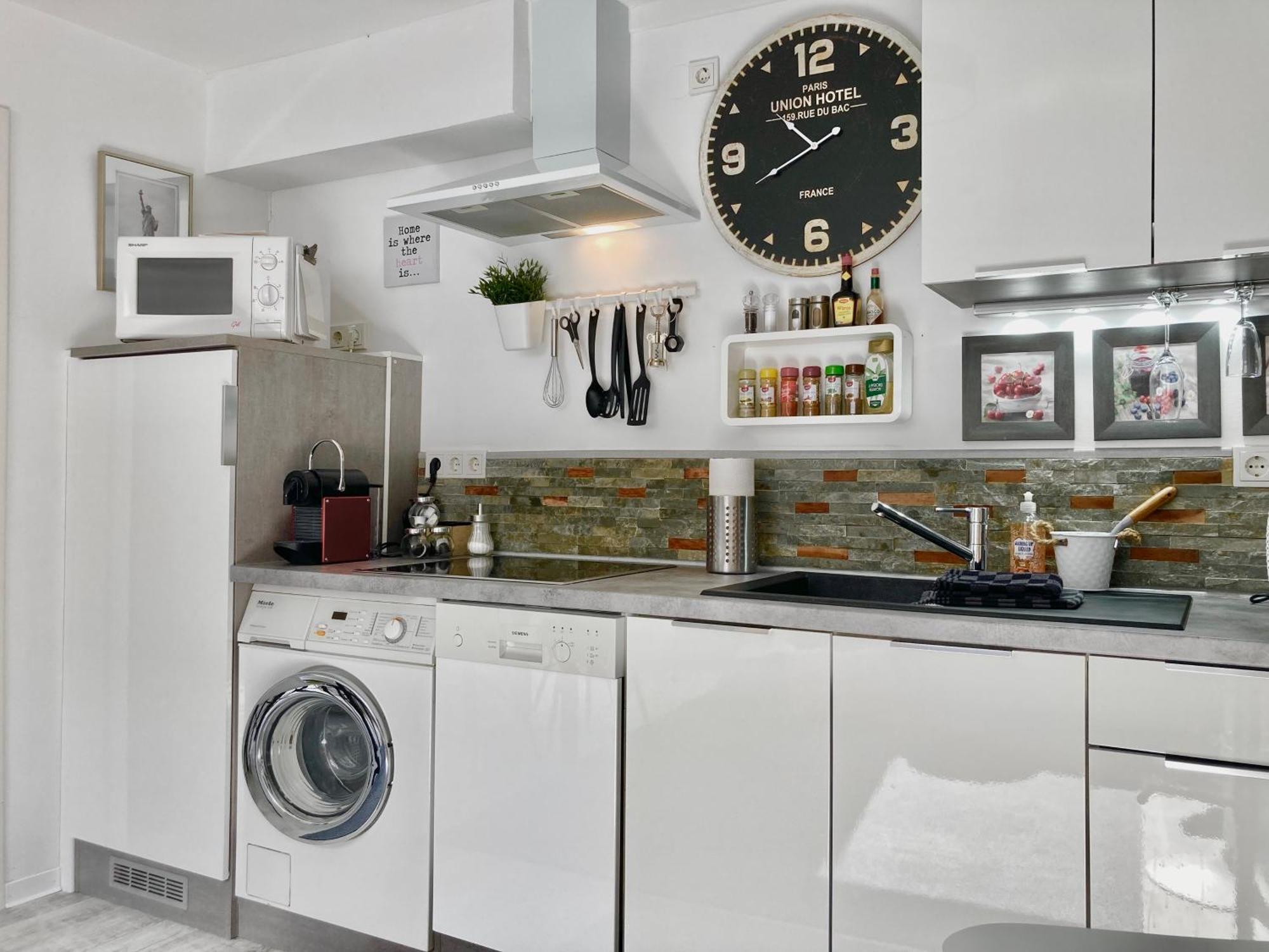 Living At Saarpartments - Adultsonly - Business & Holiday Homes With Kitchen For Long- And Short Term Stay, 3 Min To St Johanner Markt And Points Of Interest Saarbrücken Exterior foto